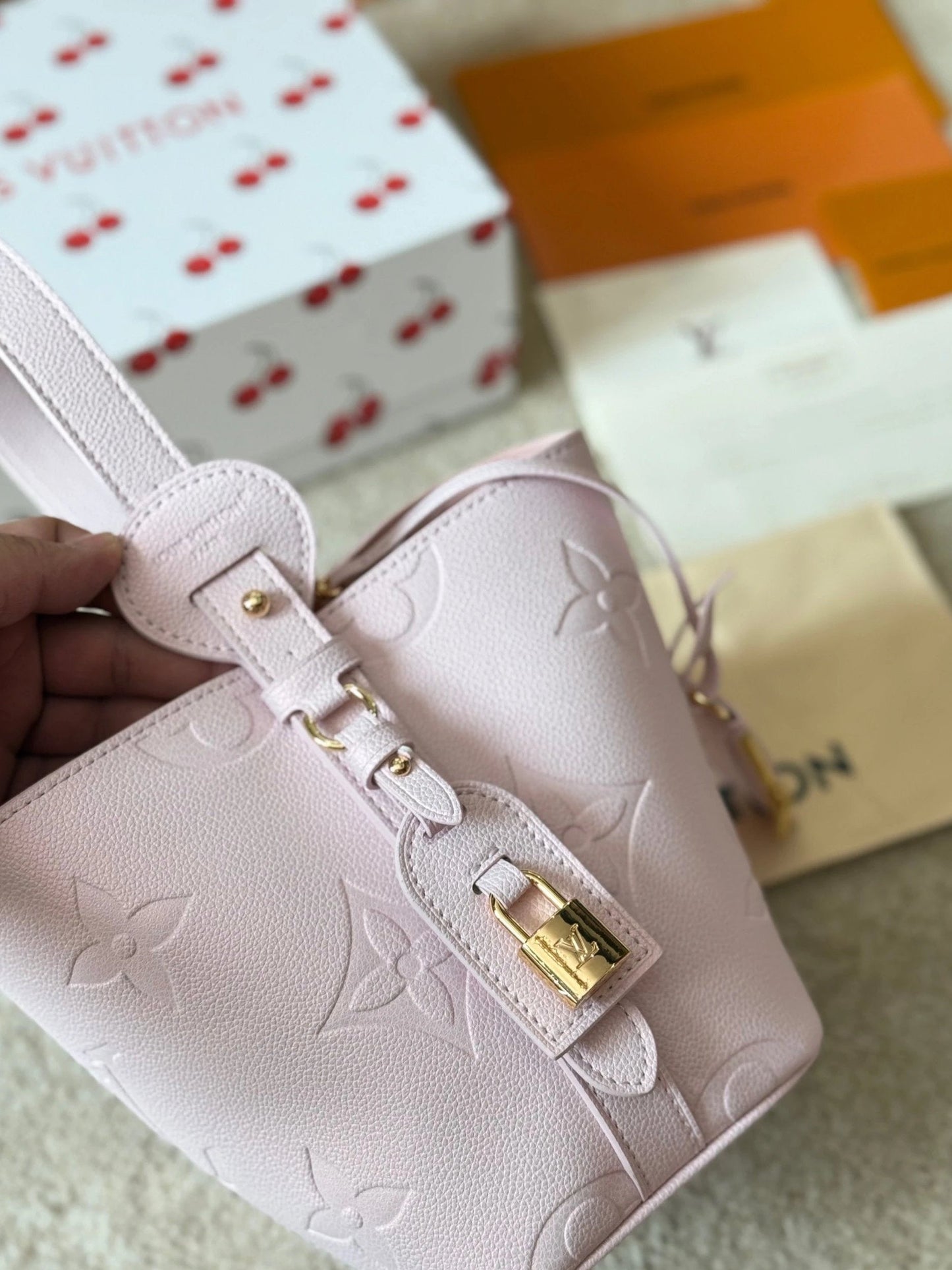 Sac + trousse lv